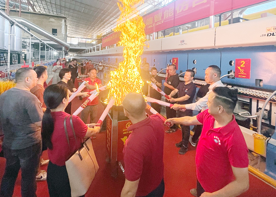 追“智”逐“綠”！力泰陶機又一高效智能仿古磚整線點火